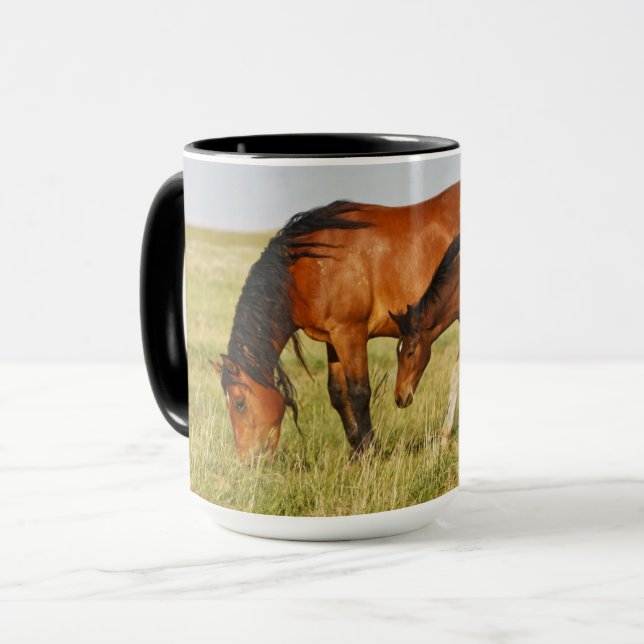 Caneca Mãe de Cavalo Selvagem e Grazing Colt (Frente Esquerda)