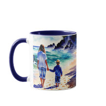 Caneca Mãe e Filho Caminhando na Praia