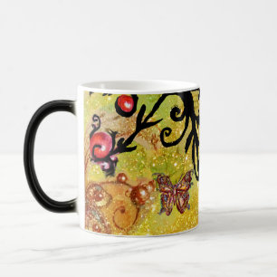 CANECA MÁGICA BORBOLETA FAÍSCAS AMARELAS, MONOGRAMA FLORAL PRETO