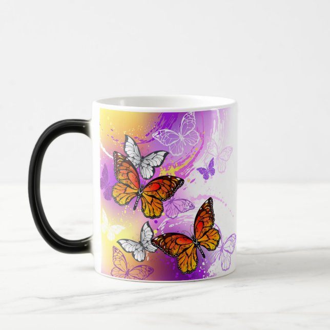 Caneca Mágica Borboletas Monarca em Fundo Roxo (Esquerda)