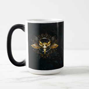 Caneca Mágica Caveira de ouro sobre fundo preto
