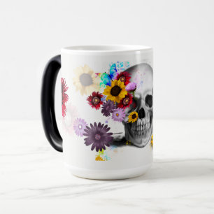 Caneca Mágica Crânio gótico floral e borboletas