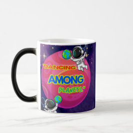 CANECA MÁGICA DANÇANDO ENTRE PLANETAS