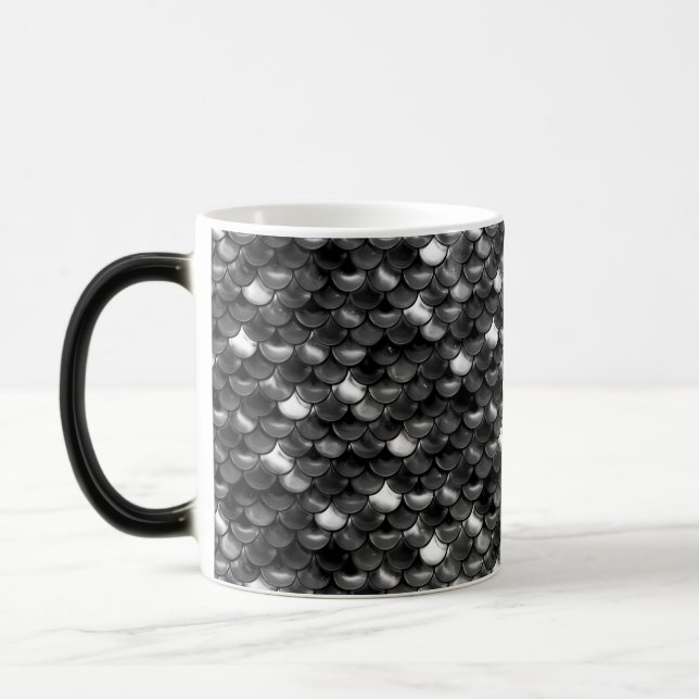 Caneca Mágica Escalas Pretas e Brancas de Queda (Esquerda)