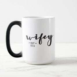 Caneca Mágica Escrito personalizado Wifey de ano estabelecido mo