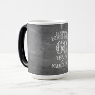 Caneca Mágica Feliz aniversário - 60 anos e fabuloso em chalkboa
