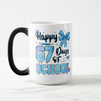 Caneca Mágica Felizes 67 Dias de Escola Professores Alunos