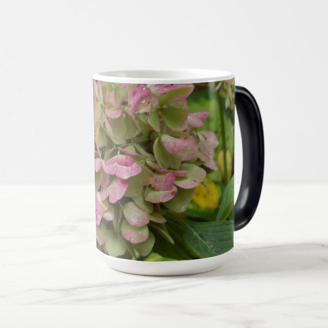 Caneca Mágica Floração de Hortênsia de Outono com Folhas de Host (Frente Esquerda)