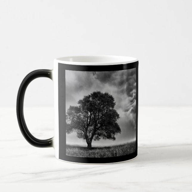 Caneca Mágica Foto de árvore e céu P&B (Esquerda)