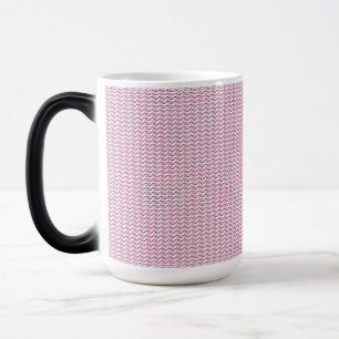 Caneca Mágica fundo rosa e branco com linhas onduladas