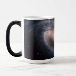Caneca Mágica Galáxia Espiral Barrada NGC 1300. Original da NASA