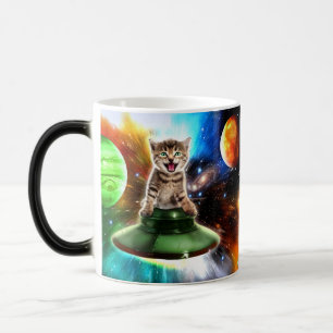 Caneca Mágica gato alienígena no disco do úfo