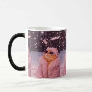 Caneca Mágica Gato Glam Money com Casaco de Pelúcia Rosa e Óculo