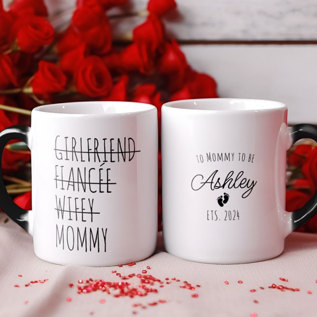 Caneca Mágica Namorada para Mamãe Gravidez Personalizada (Girlfriend to Mommy Pregnancy Reveal Personalized Magic Mug)