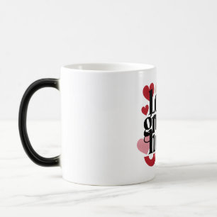 Caneca Mágica O Amor Cresce Aqui – Tipografia de Coração Moderno