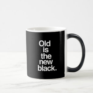 Caneca Mágica O velho é o novo negro engraçado dizendo que envel