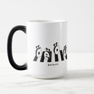 Caneca Mágica “Os Umlauts™ Atravessando”