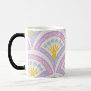 Caneca Mágica padrão de concha em cores pastel