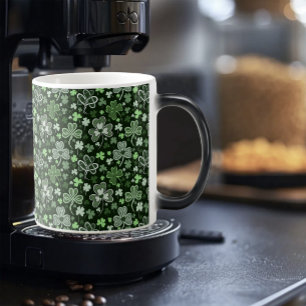 Caneca Mágica Padrão de Trevo Celta Corações Irlandeses Verdes