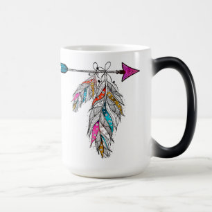 Caneca Mágica penas ornamentais penduradas ao estilo boho