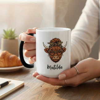 Caneca Mágica Personalized Highland cow messy bun 