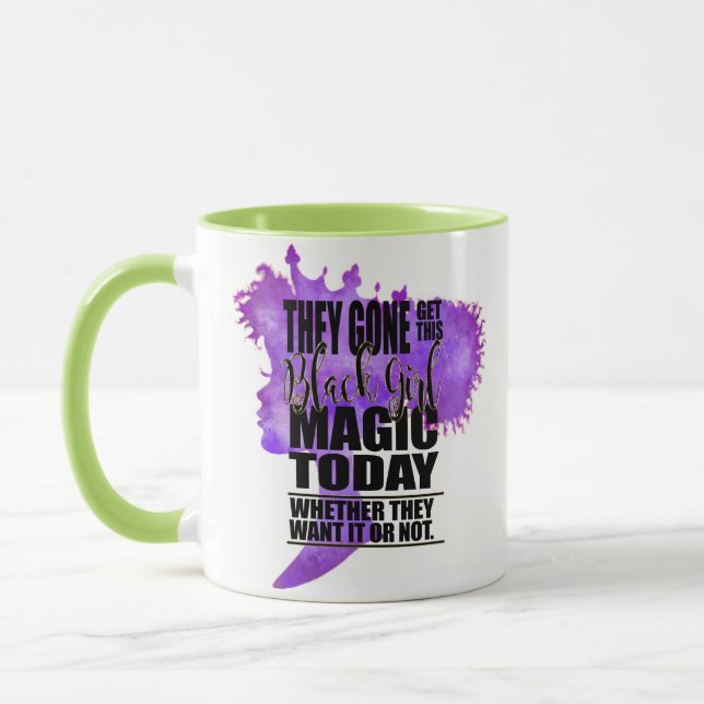 Caneca Mágica preta da lavanda e da menina do verde (Esquerda)