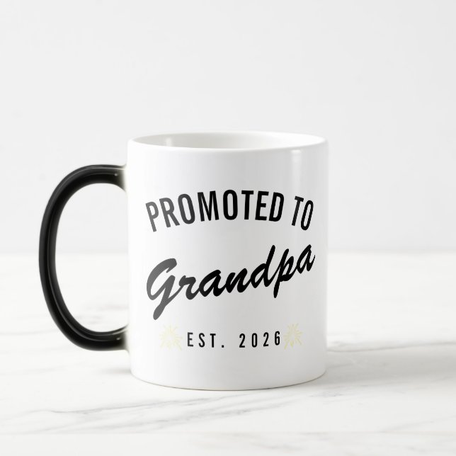 Caneca Mágica Promoted to Grandpa Est. 2026 (Esquerda)