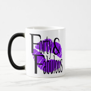 Caneca Mágica Quarenta e fabuloso com Lábios roxos quentes