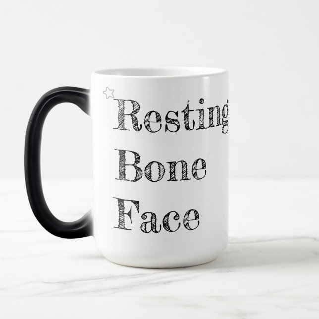 Caneca Mágica Rosto de Osso em Repouso – Café de Caveira Engraça (Esquerda)
