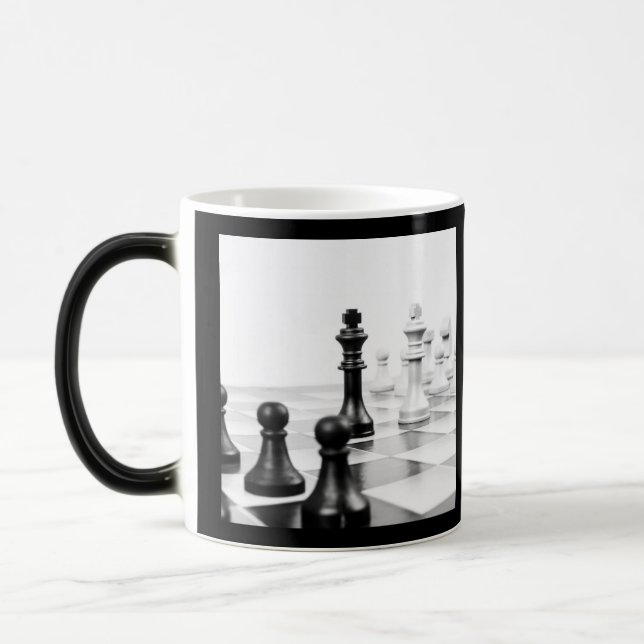 Caneca Mágica Tabuleiro de Xadrez Preto e Branco (Esquerda)
