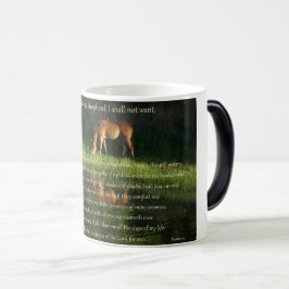 Caneca Mágica Texto do Salm 23 com cavalo ao lado das águas tran