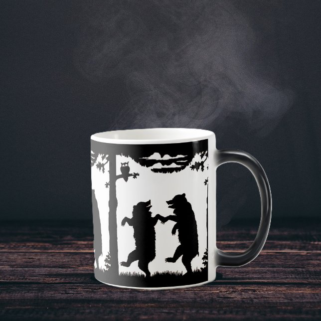 Caneca Mágica Ursos Dançantes Silhueta Preta (fun dancing black bears under trees with owl watching on black and white coffee or tea mug.)