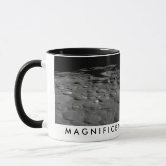 Caneca magnífica da lua da desolação