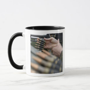 Caneca Mais de 3.000 balas foram disparadas do M-240G