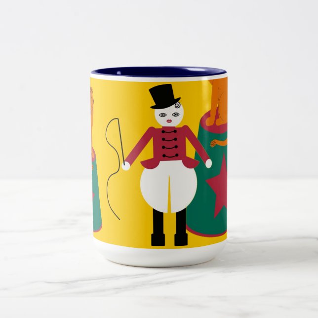 Caneca mais doméstica do leão de Cirque de (Centro)