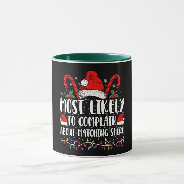 Caneca Mais Propenso a Reclamar da Camisa de Natal Combin (Centro)