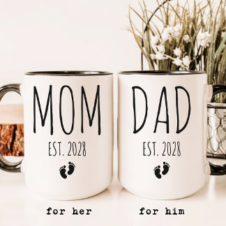 Caneca Mamãe e Papai | Revelação de Bebê com Letra Elegan