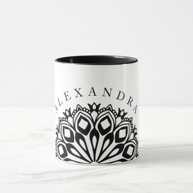 Caneca Mandala de ornamento preto e branco (Centro)