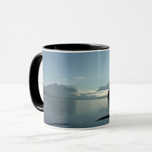 Caneca Manhã no lago McDonald no parque nacional de