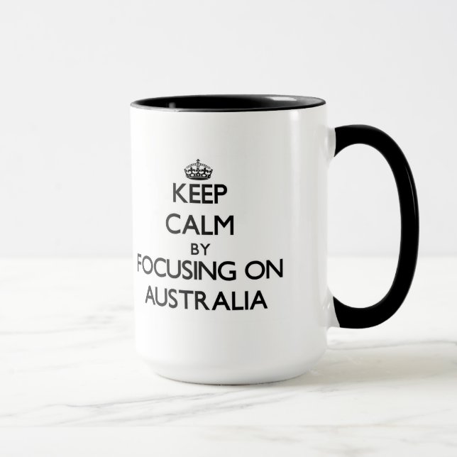 Caneca Mantenha a calma focalizando em Austrália (Direita)