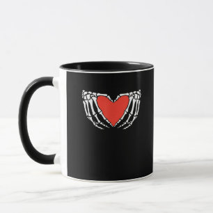 Caneca Mãos De Esqueleto Formando Coração - Alho Gótico A