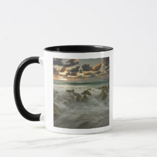 Caneca Mar Caribe, Ilhas Cayman.  Ondas de queda 3