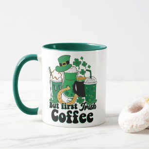 Caneca Mas o primeiro café irlandês: uma Rua. O dia de Pa