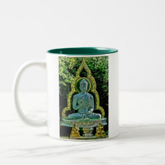 Caneca Meditating de Buddha