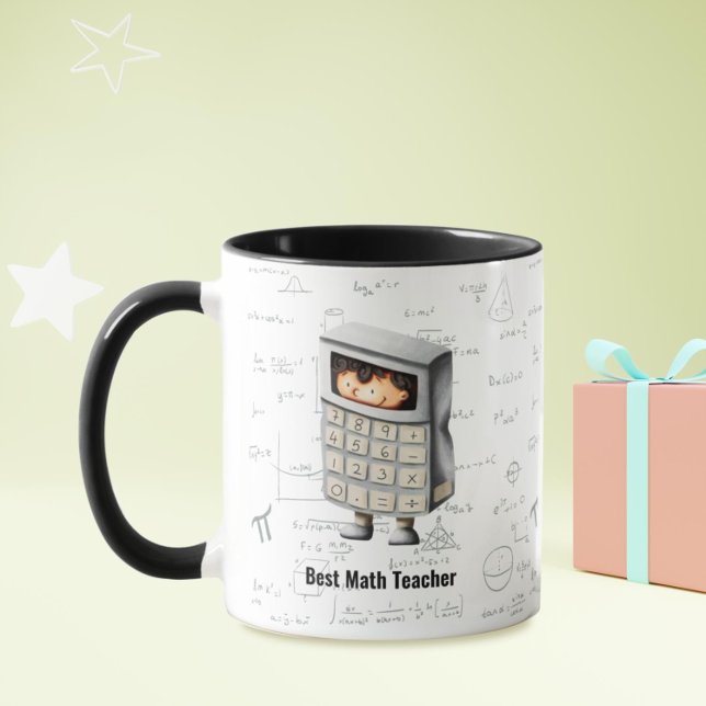 Caneca Melhor Cartoon de Fórmulas de Professores de Matem (Best math teacher mug with a formula background pattern and a person in calculator costume)