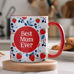Caneca Melhor Foto do Padrão de Morango da Mãe<br><div class="desc">Melhor Mãe, Strawberry Pattern Personalizou o Presente Fotográfico: Dê à mamãe ou à vovó o melhor presente personalizado com fotografia e charme! Esta caneca adorável, aspergida com um padrão de morango e morango doce, permite que você adicione sua própria mensagem personalizada e uma foto favorita para lembrá-la que ela é...</div>