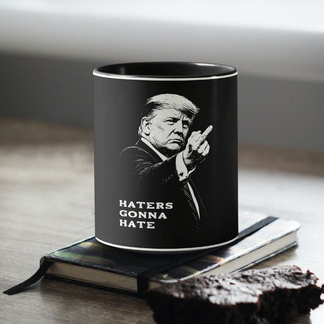 Caneca Meme Engraçado Trump Dedo do Meio 2026 (Criador carregado)