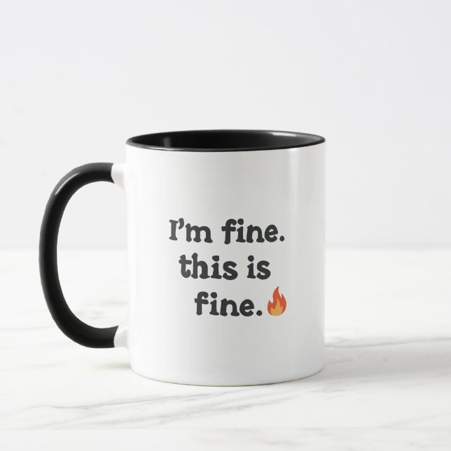Caneca Meme Sarcástico "Isto está Bem" com Emoji de Fogo (Esquerda)