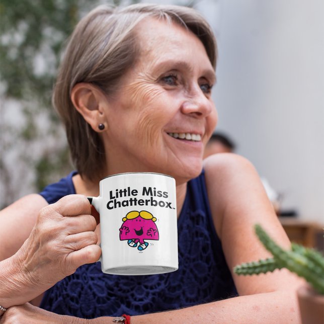 Caneca Menina | Menina Chatterbox é Tão Chatterbox (Person holding mug)