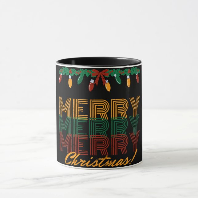 Caneca Merry Christmas — tipografia verde-amarela (Centro)